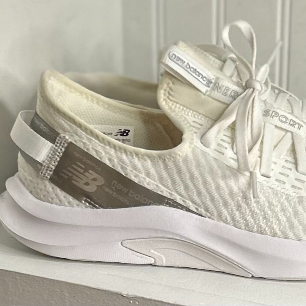 New Balance Womens Wnrgslw2 White Cross Training Shoes Size 9 - Picture 2 of 6